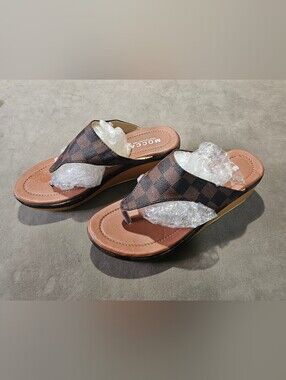 Women’s Brown Check Thong Wedge Sandals